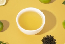 茶叶包装设计是茶企与消费者之间的桥梁，引领茶文化走向更广阔的市场空间